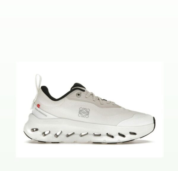 Loewe Sand/White On Running Cloudtilt 2