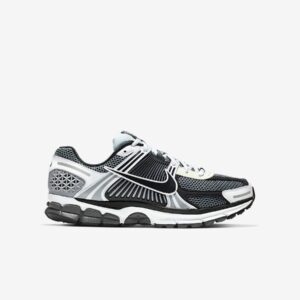 Vomero black & white