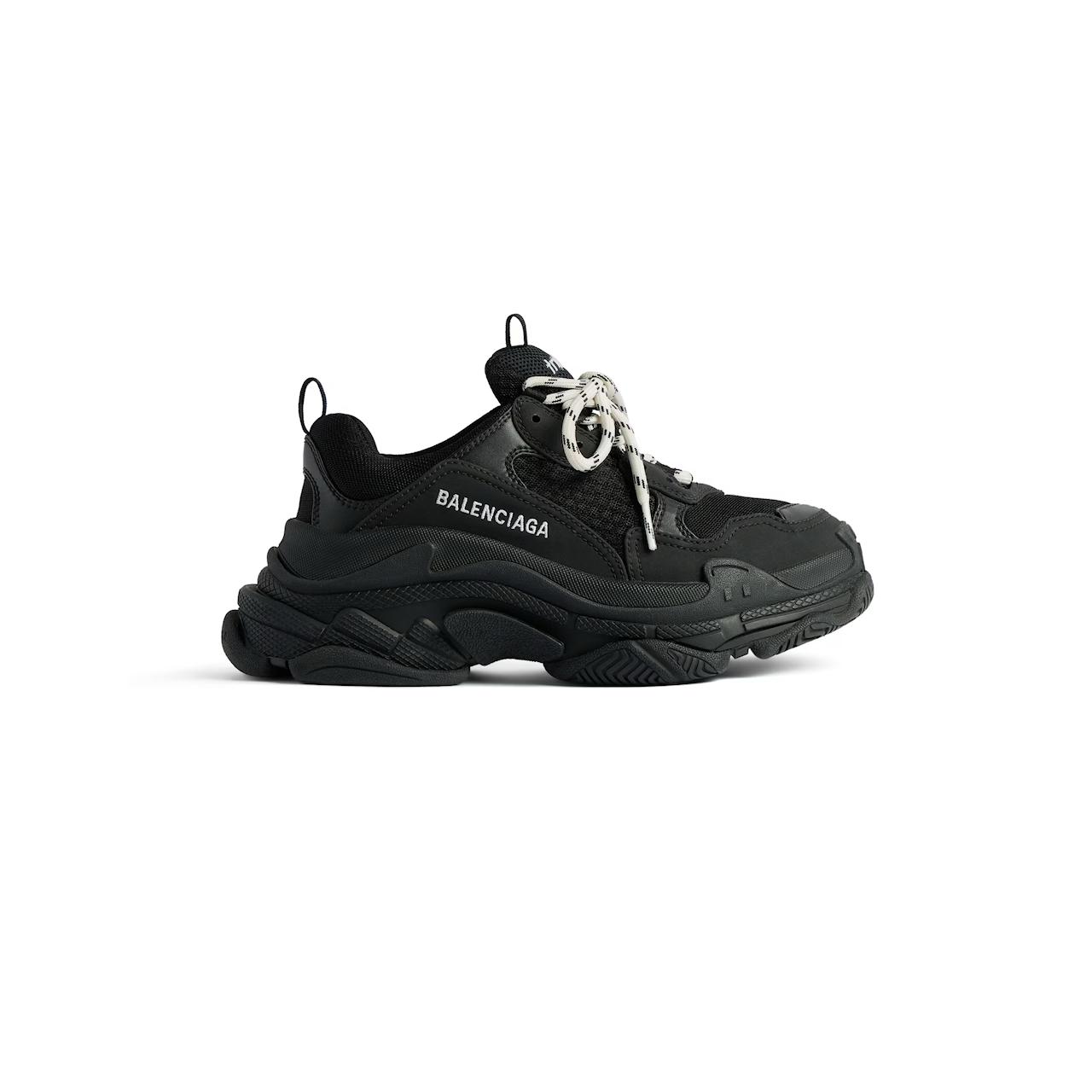 Triple S Sneaker in black double foam and mesh